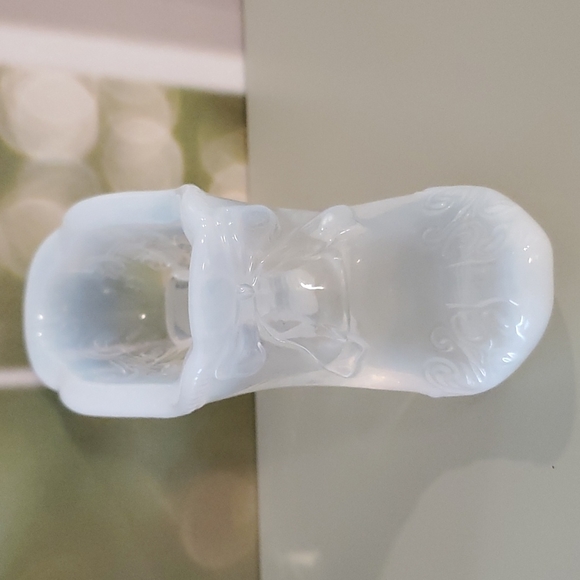 FENTON maybe milky slightly opal glass shoe Depression Vintage décor collectible - Picture 2 of 5